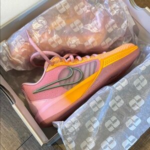 Nike Sabrina 1 women’s NWT pink and orange